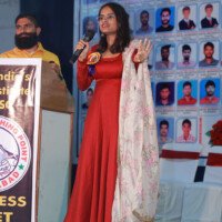 Student Sharing Experience on Stage – A Live Testimonial of SSC Coaching Journey Student Giving Speech – Sharing Testimonials at Everest Coaching Point
