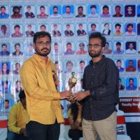 Testimonials highlight maths faculty honoring student achievement Maths faculty giving award to student – testimonials at Hyderabad best coaching