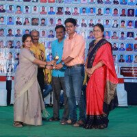 Our faculty ma’am presenting awards to top students during the testimonials event at Everest Coaching Point. Faculty ma’am giving awards to top students during testimonials event at Everest Coaching Point