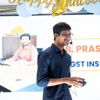 Everest Coaching Point student delivering a speech Student giving speech – testimonials of success at Everest Coaching Point