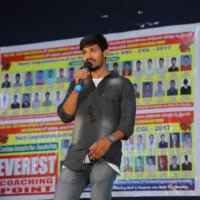 Student of Everest Coaching Point delivering a speech Student giving speech on stage – testimonials of success and confidence